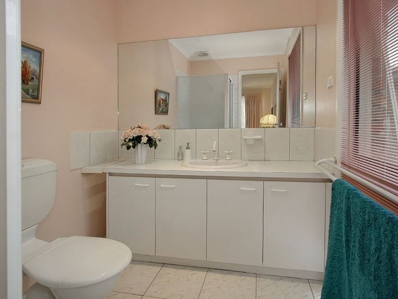 23 St John Place, Rowville VIC 3178