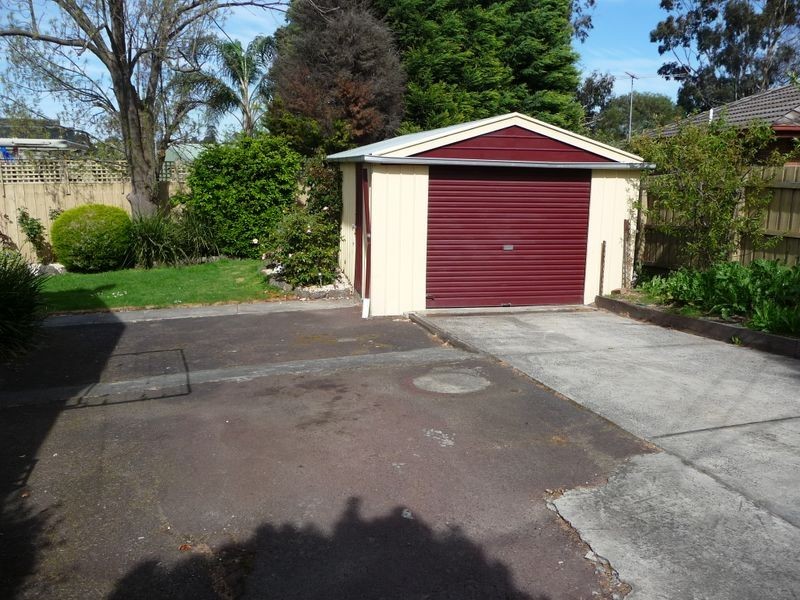 52 Fountain Drive, Narre Warren VIC 3805