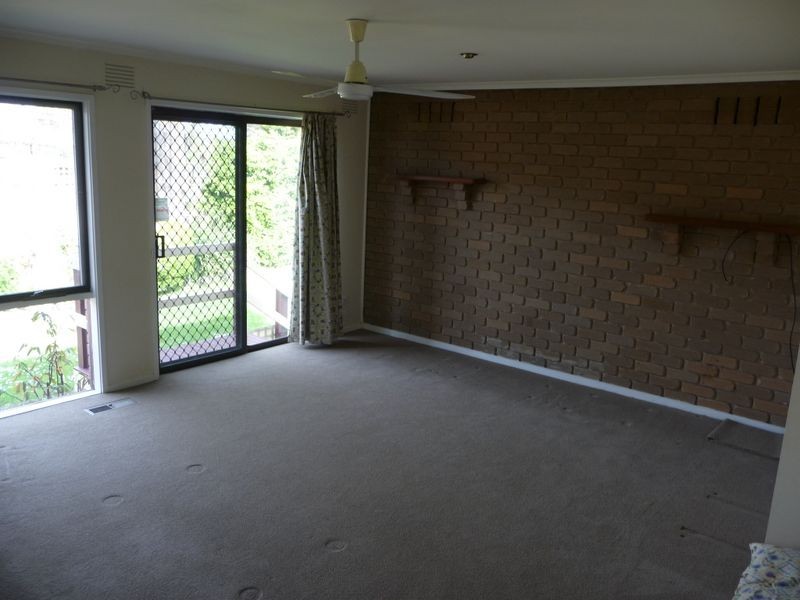 52 Fountain Drive, Narre Warren VIC 3805