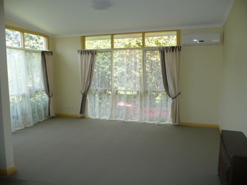 11 Cherrytree Rise, Knoxfield VIC 3180