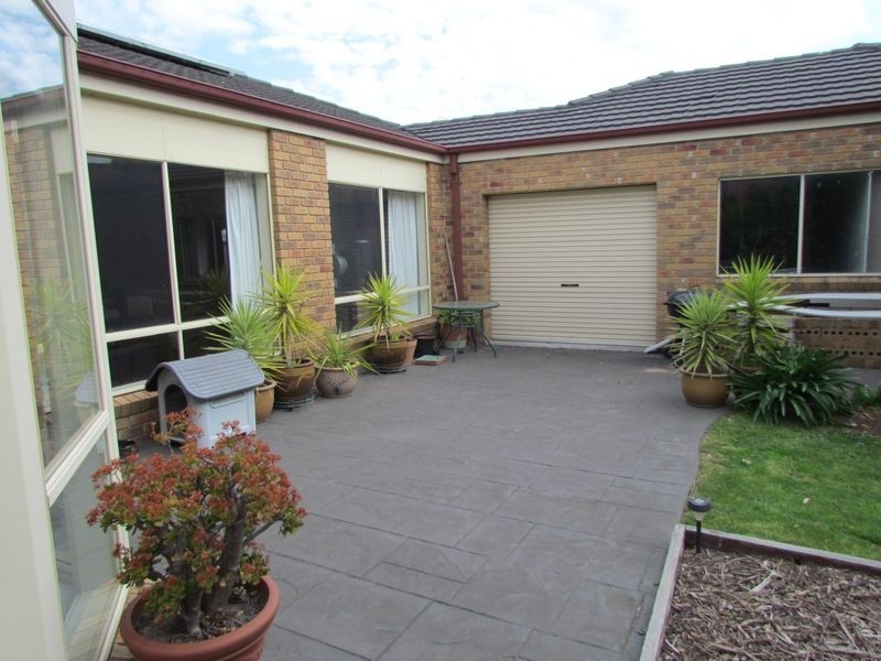 14 Grange Drive, Lysterfield VIC 3156