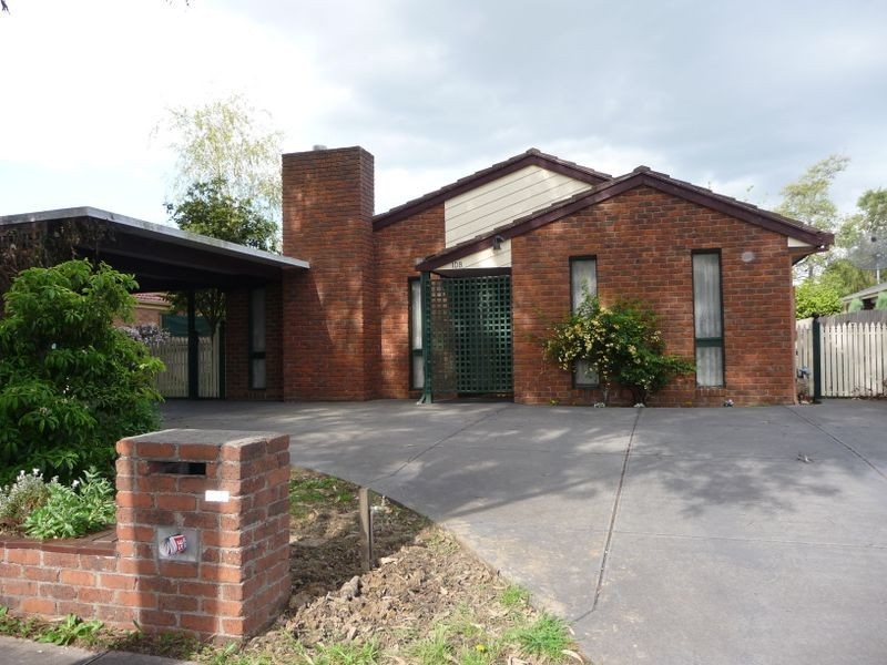 108 Dandelion Drive, Rowville VIC 3178