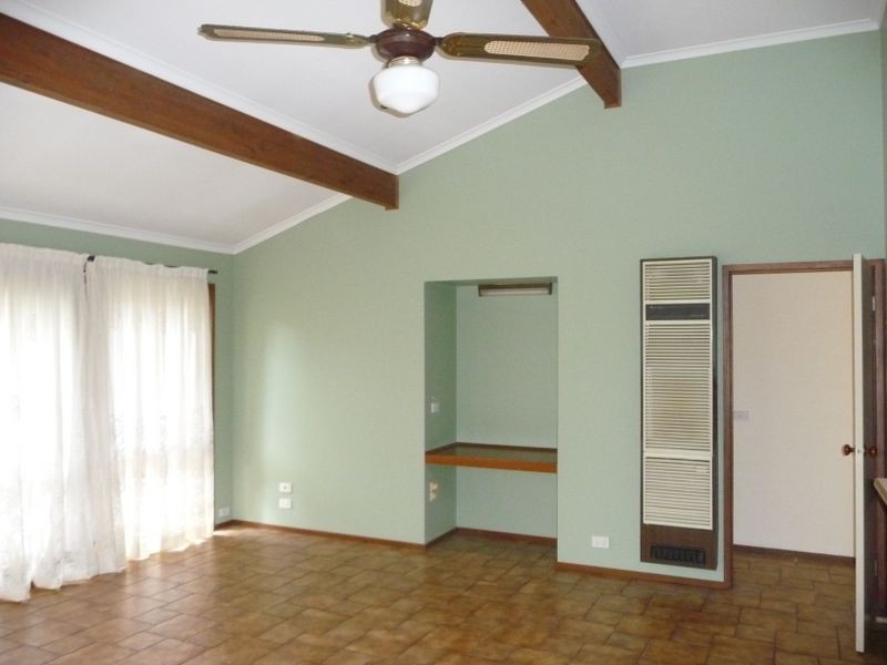 108 Dandelion Drive, Rowville VIC 3178