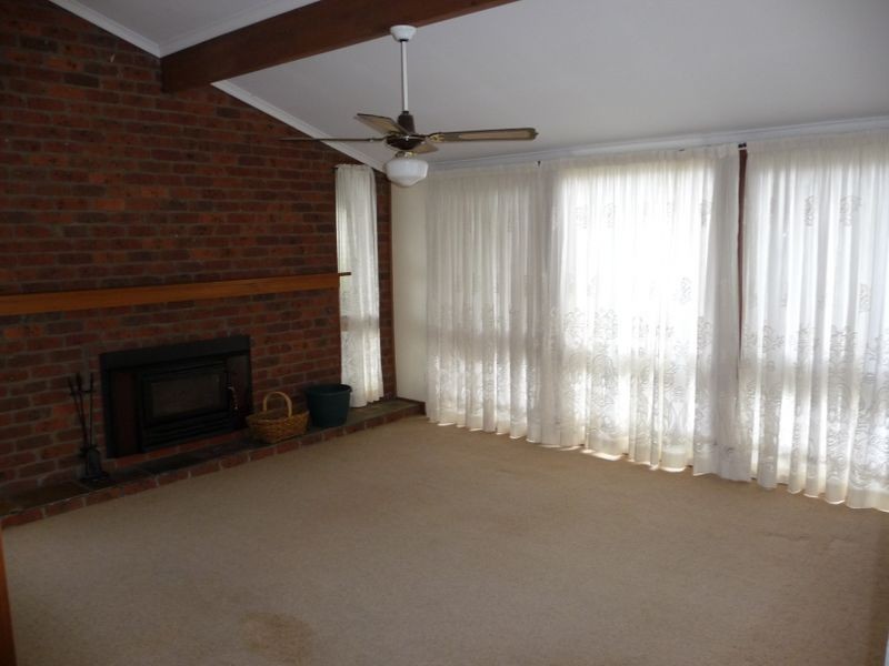 108 Dandelion Drive, Rowville VIC 3178