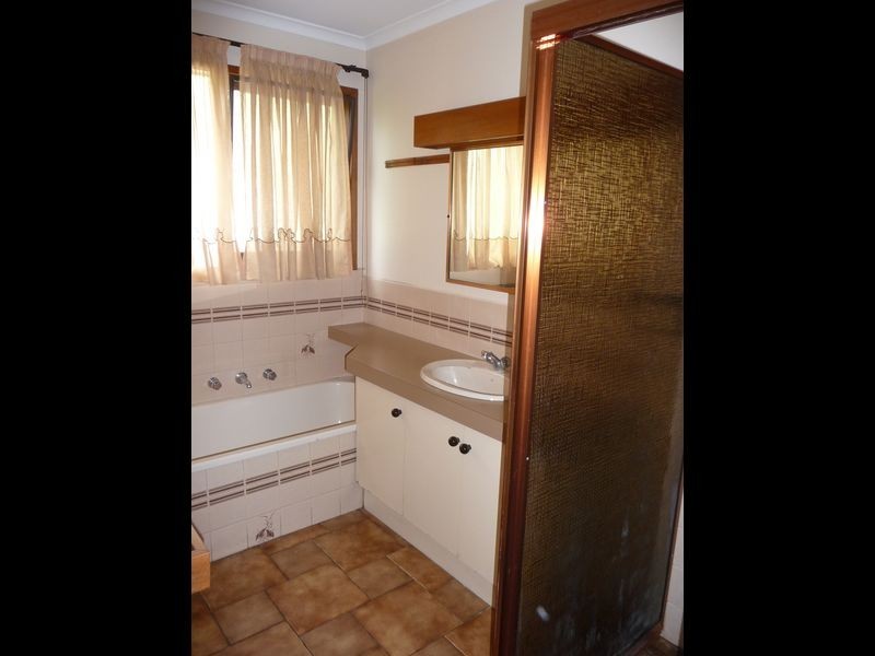 108 Dandelion Drive, Rowville VIC 3178