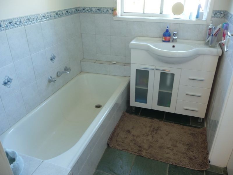 8 Nadia Court, Endeavour Hills VIC 3802