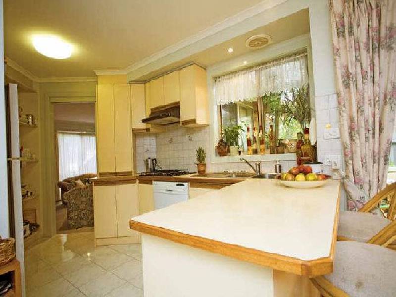 11 Bensam Close, Rowville VIC 3178