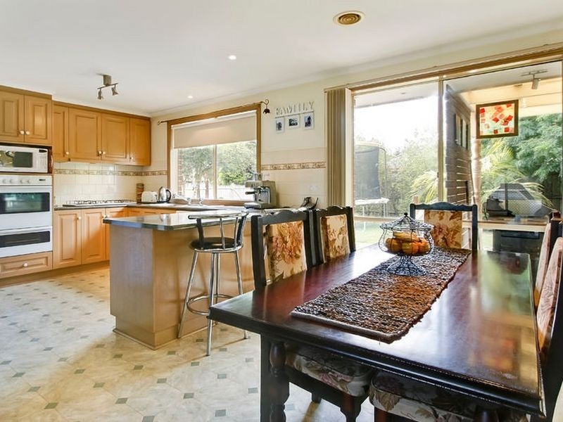 89 Waradgery Drive, Rowville VIC 3178