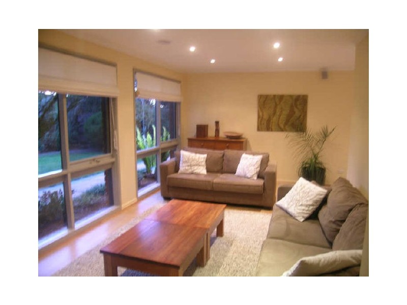 4 Hollyview Court, Rowville VIC 3178