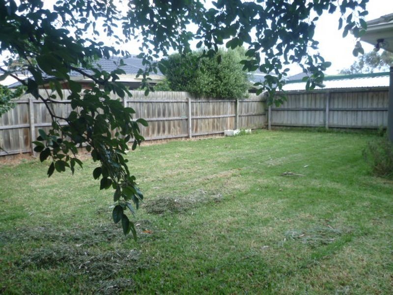 130 Waradgery Drive, Rowville VIC 3178