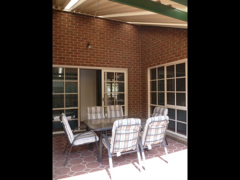 375 Dandelion Drive, Rowville VIC 3178