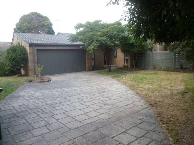 10 Bexsarm Crescent, Rowville VIC 3178