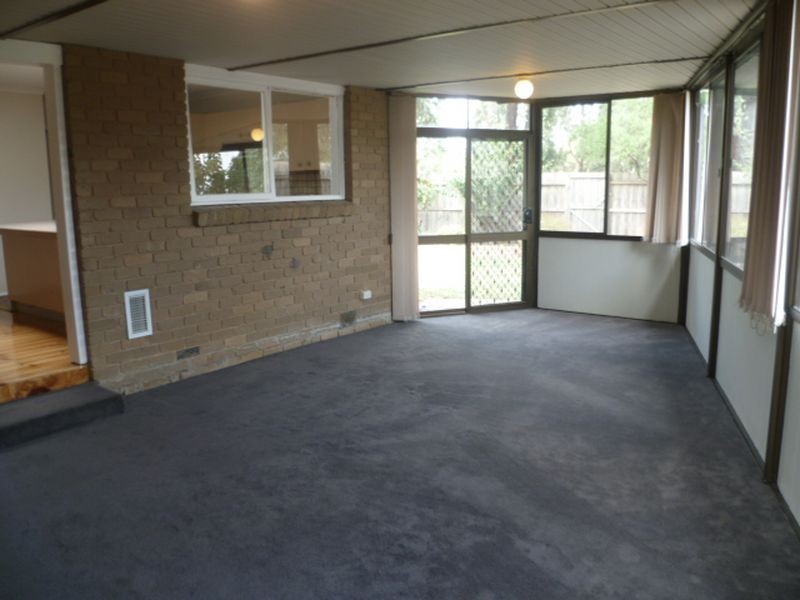10 Bexsarm Crescent, Rowville VIC 3178