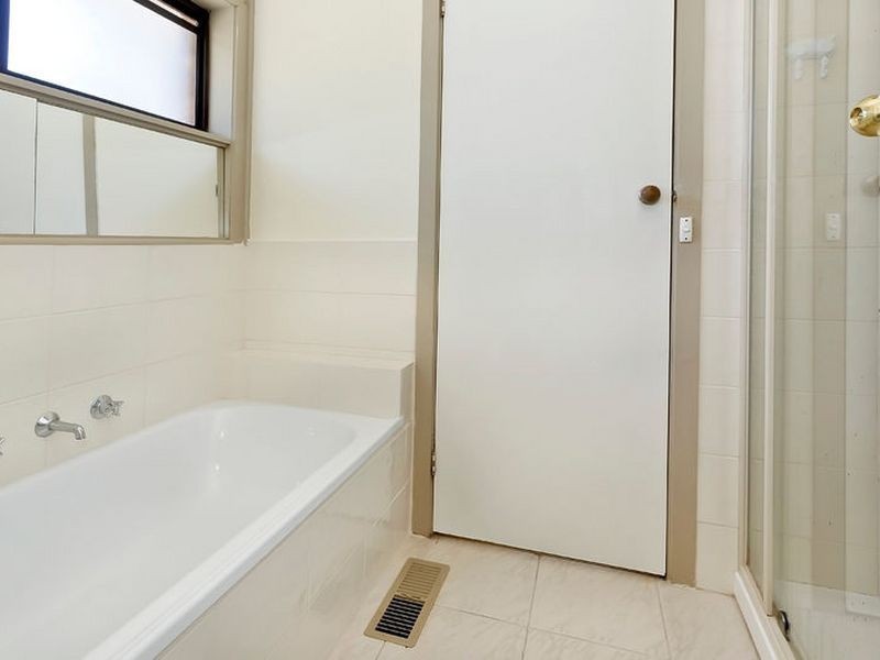 12 Eildon Parade, Rowville VIC 3178