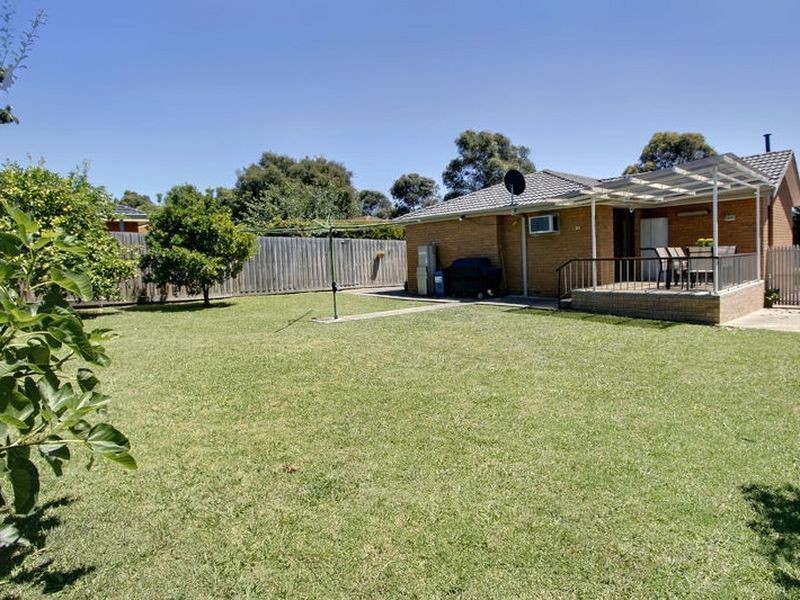 12 Eildon Parade, Rowville VIC 3178