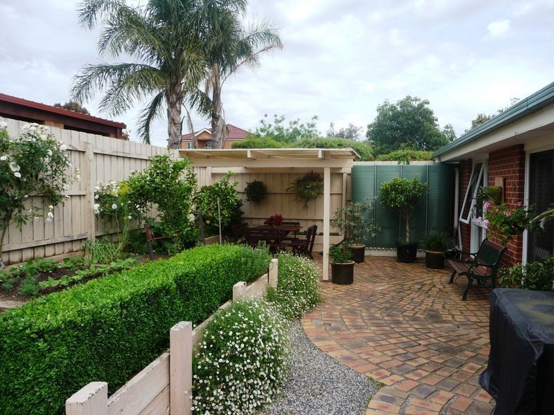 271 Dandelion Drive, Rowville VIC 3178