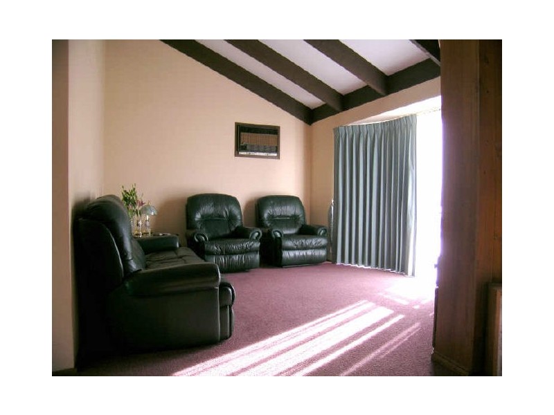 11 Gill Court, Rowville VIC 3178