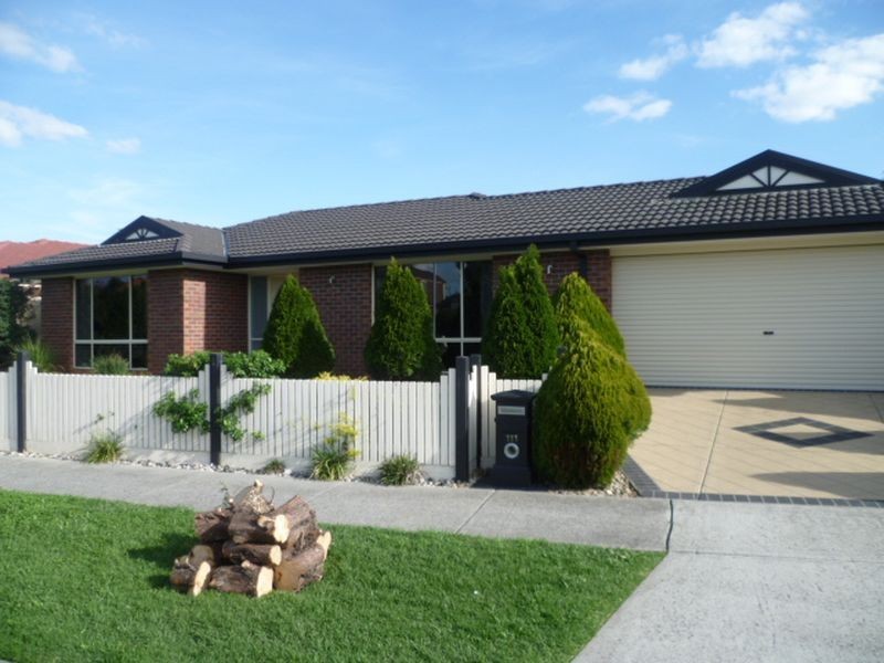 111 Fairway Drive, Rowville VIC 3178