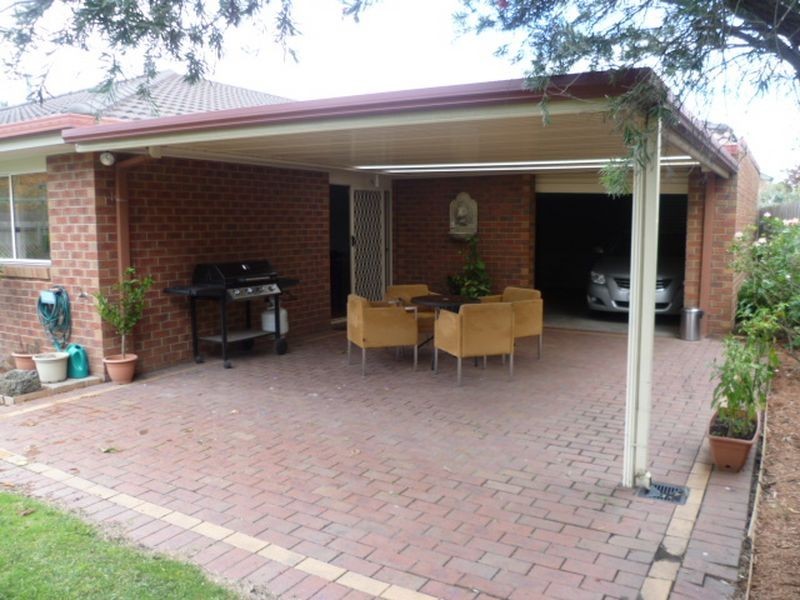 6 Kilcunda Drive, Rowville VIC 3178