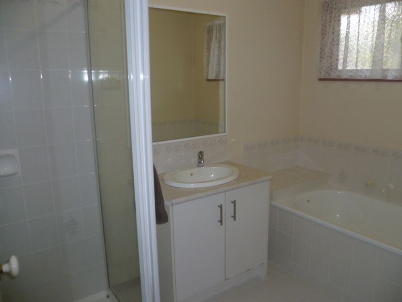 6 Kilcunda Drive, Rowville VIC 3178