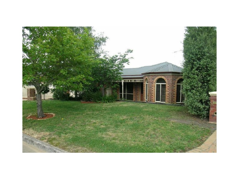 11 Finsbury Close, Rowville VIC 3178