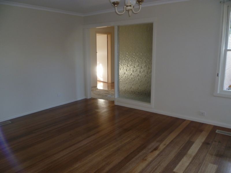 51 King Parade, Knoxfield VIC 3180