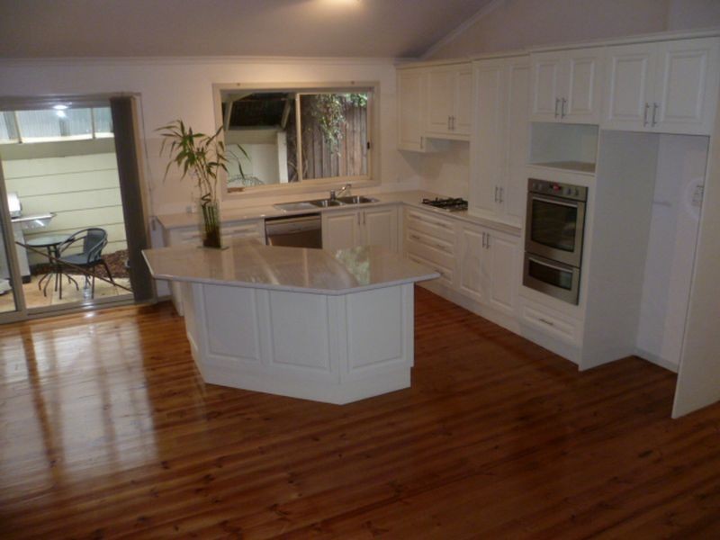 8 Ontario Place, Rowville VIC 3178