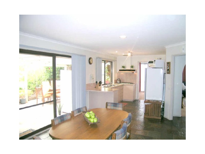 13 Homewood Close, Ferntree Gully VIC 3156