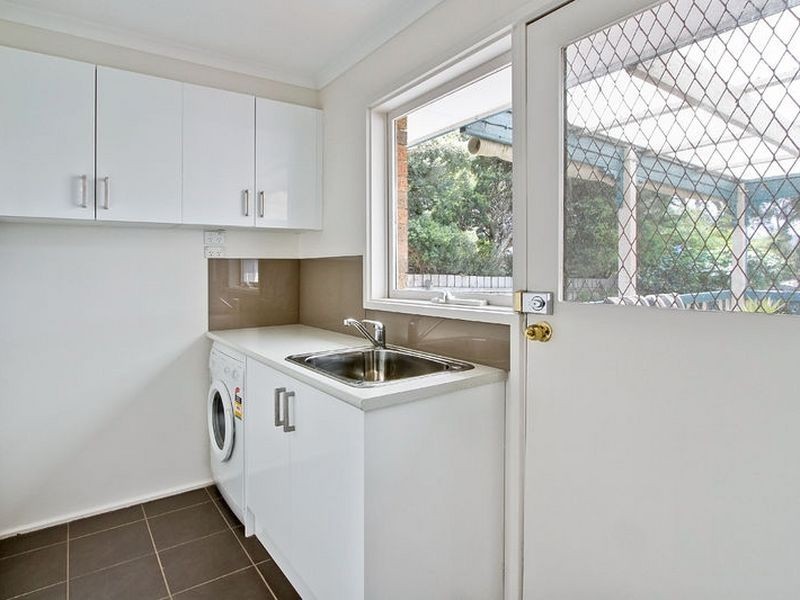 8 Valleyview Drive, Rowville VIC 3178