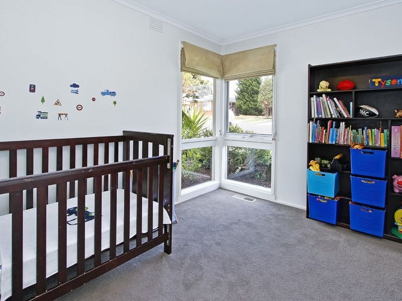 8 Valleyview Drive, Rowville VIC 3178