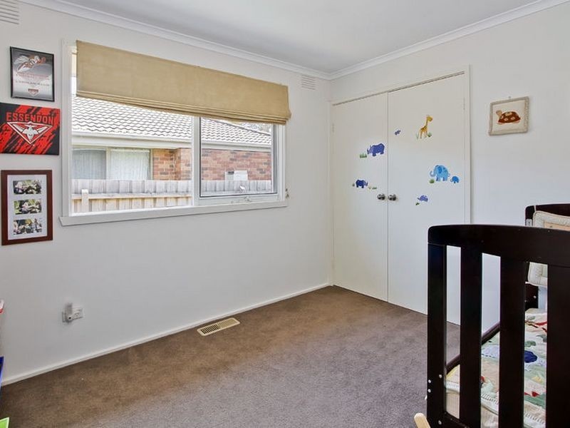 8 Valleyview Drive, Rowville VIC 3178