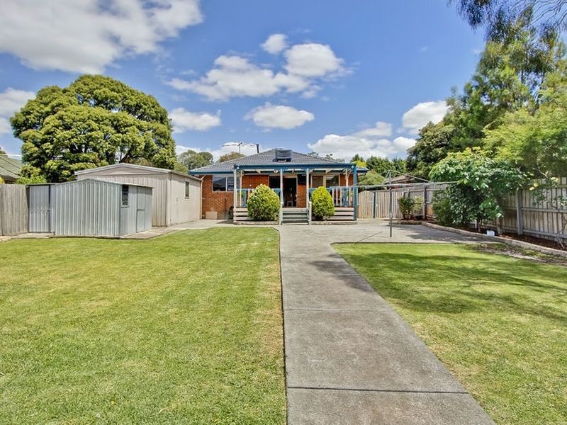 8 Valleyview Drive, Rowville VIC 3178