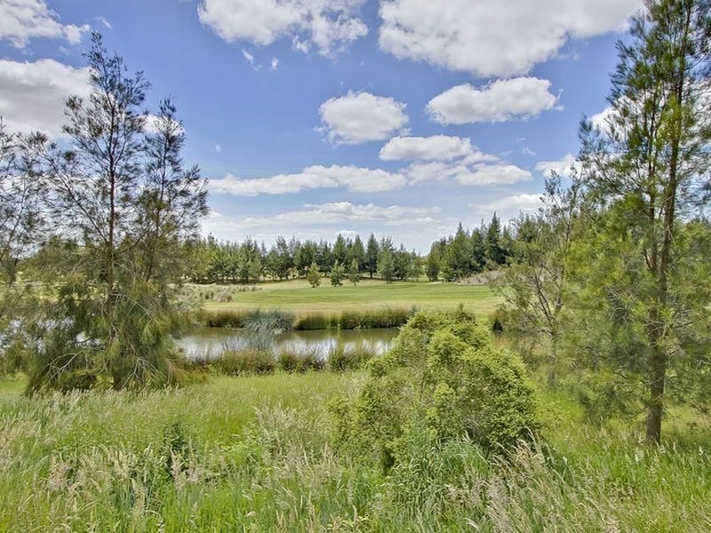 8 Valleyview Drive, Rowville VIC 3178