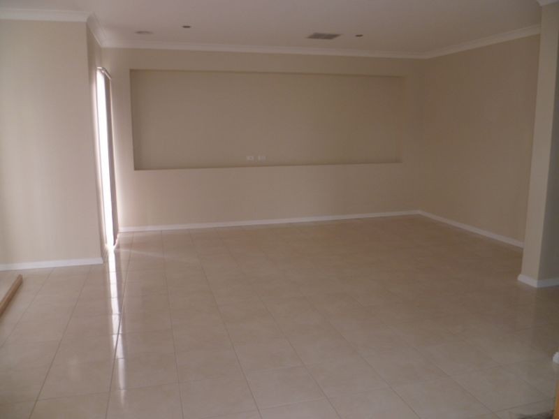 13 St Vincents Place, Berwick VIC 3806