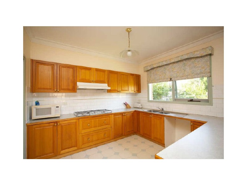 18 Dandelion Drive, Rowville VIC 3178