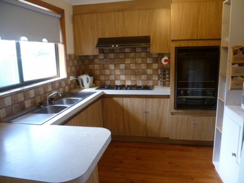 10 Loddon Close, Rowville VIC 3178