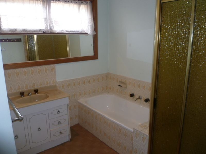 10 Loddon Close, Rowville VIC 3178