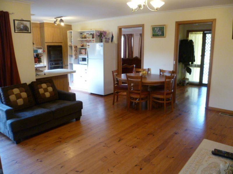 10 Loddon Close, Rowville VIC 3178