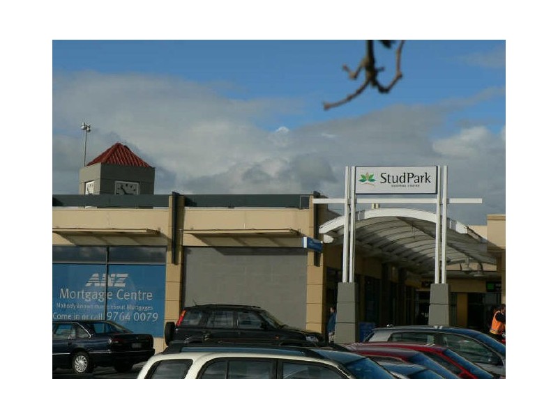 15 Deschamp Crescent, Rowville VIC 3178