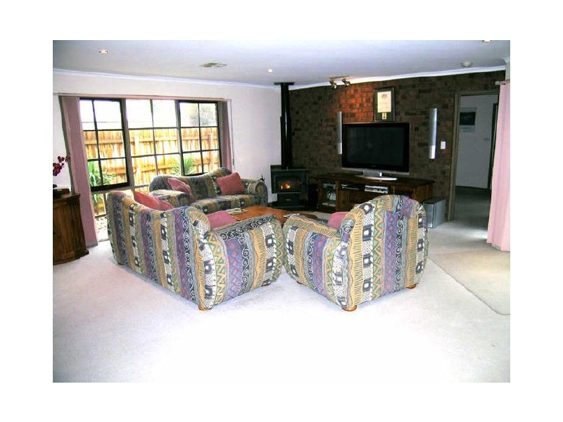 83 Bryden Drive, Ferntree Gully VIC 3156