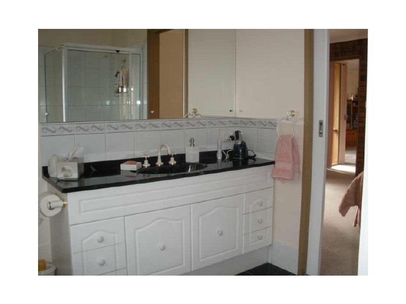 83 Bryden Drive, Ferntree Gully VIC 3156