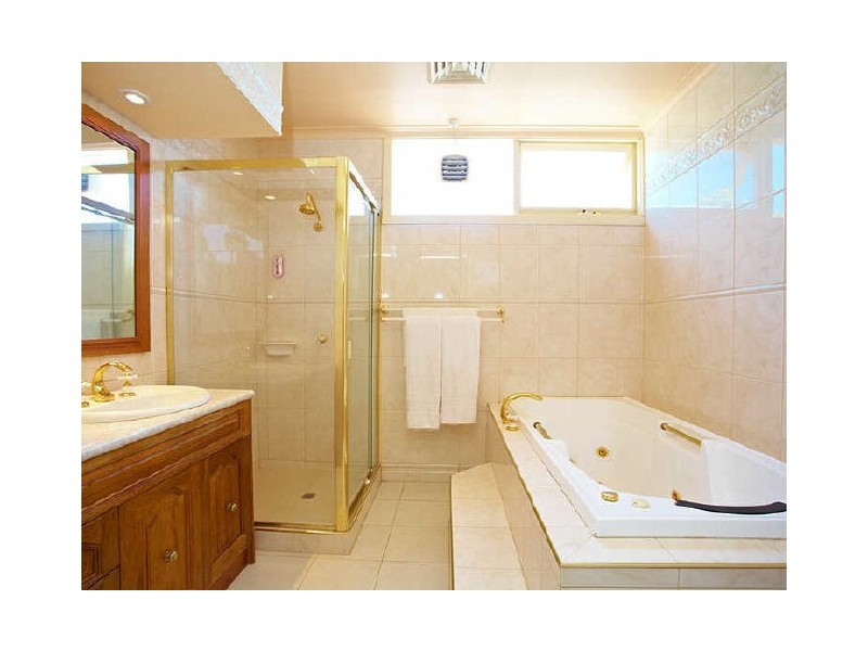 7 Superior Avenue, Rowville VIC 3178