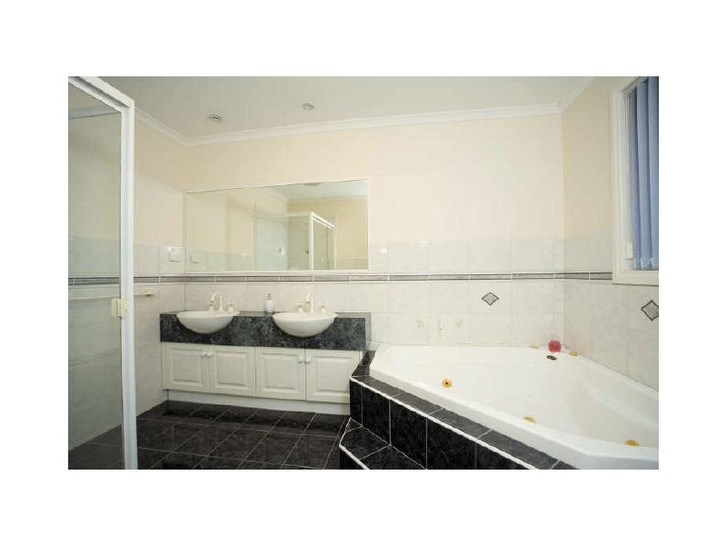 50 Pitfield Crescent, Rowville VIC 3178