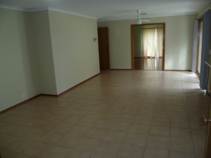 16 Oakdene Court, Rowville VIC 3178