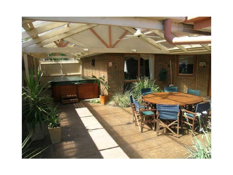 51 Wyandra Way, Rowville VIC 3178