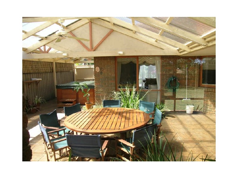 51 Wyandra Way, Rowville VIC 3178