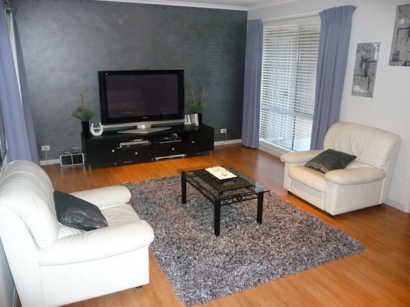 16 Shady Grove, Rowville VIC 3178