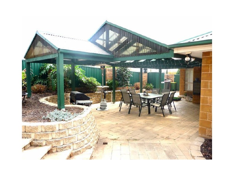 10 Narrawong Close, Rowville VIC 3178