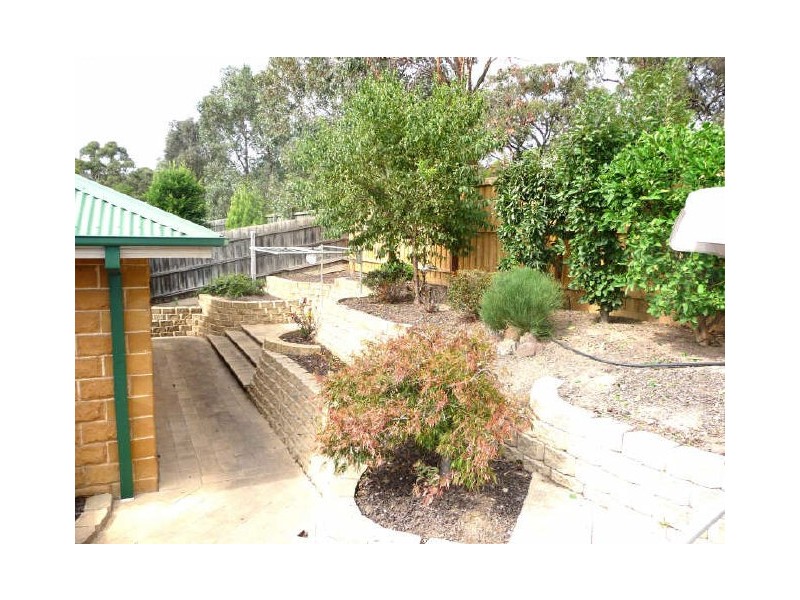 10 Narrawong Close, Rowville VIC 3178