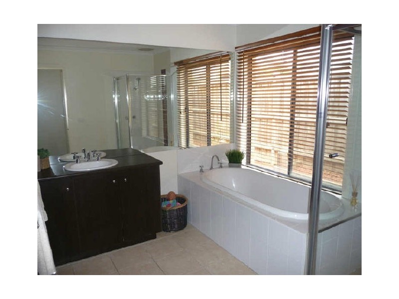 119 Fairway Drive, Rowville VIC 3178